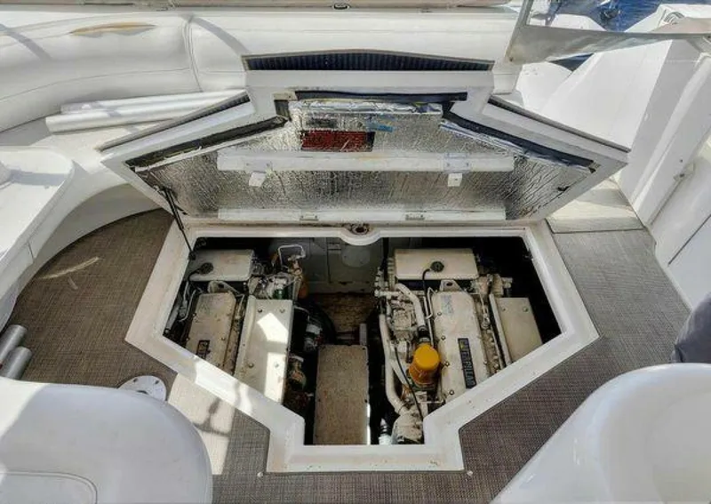 Slide: The Image of Cruisers Yachts 3870 Esprit 1999 - 5296307