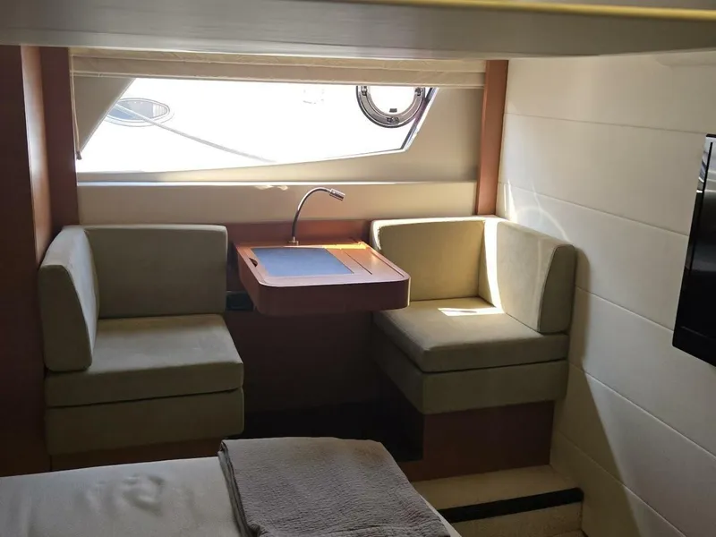 Slide: The Image of 2013 Prestige 500 Primary Settee - 5337062