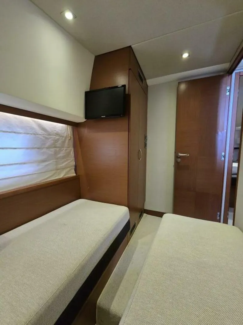 Slide: The Image of 2013 Prestige 500 Guest Double - 5335515