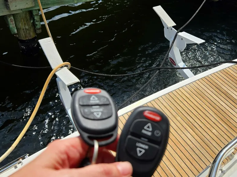 Slide: The Image of 2013 Prestige 500 Lift Remote for Dinghy Lift - 5335512