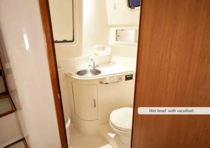 Slide: The Image of Cabo 35 Express 2000 - 5297309