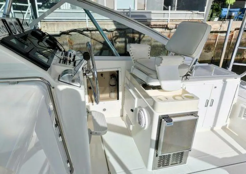 Slide: The Image of Cabo 35 Express 2000 - 5297288