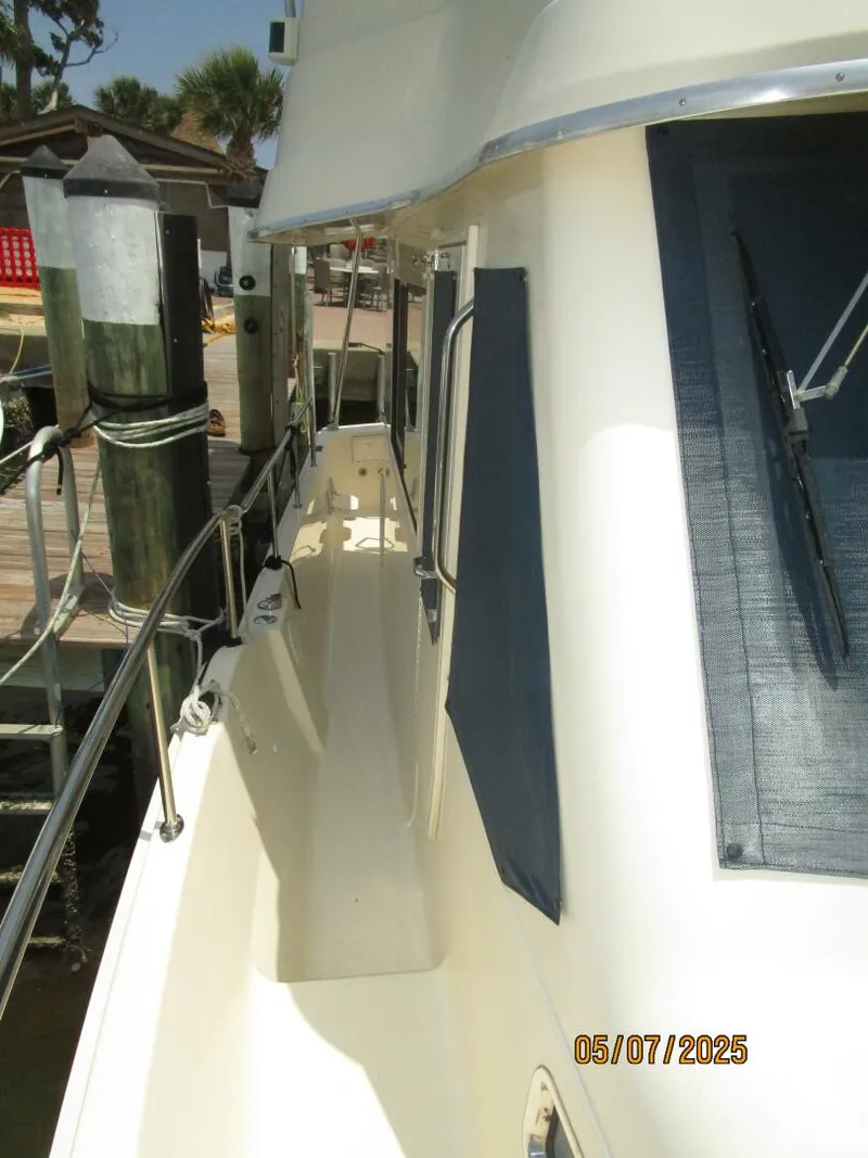 Slide: The Image of 34' Mainship starboard side deck1 - 5297684