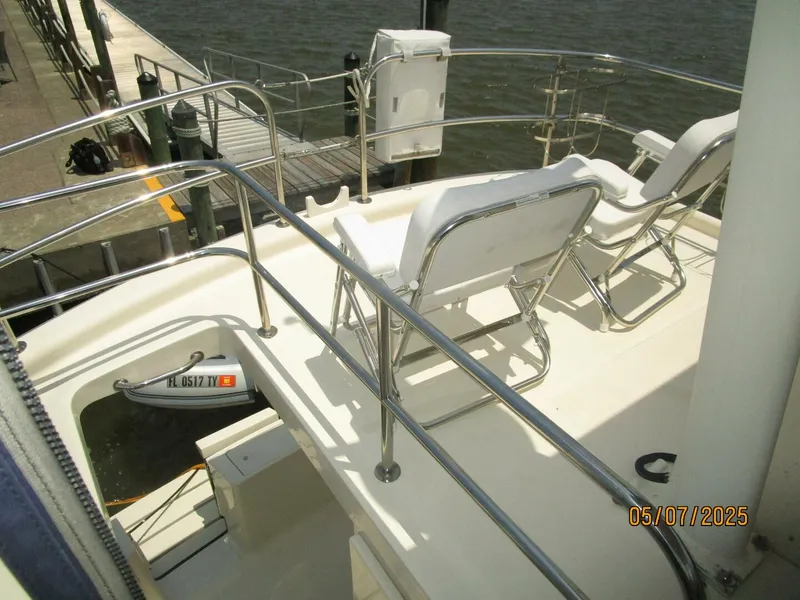 Slide: The Image of 34' Mainship sundeck aft - 5297685