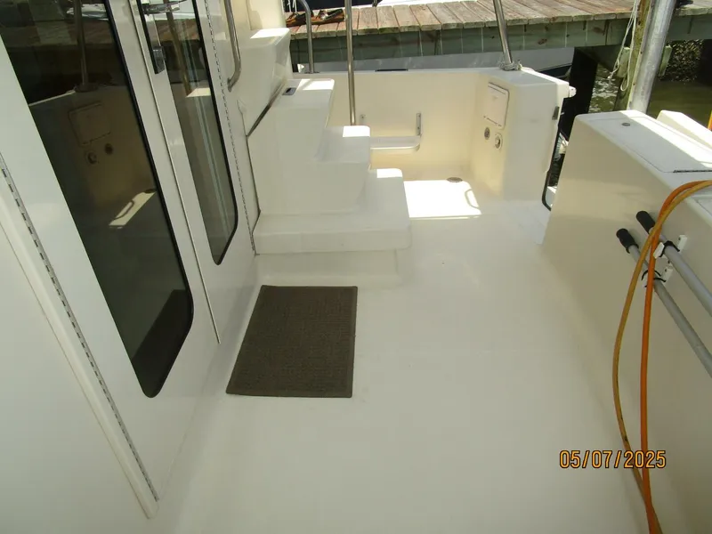 Slide: The Image of 34' Mainship aftdeck starboard - 5297581