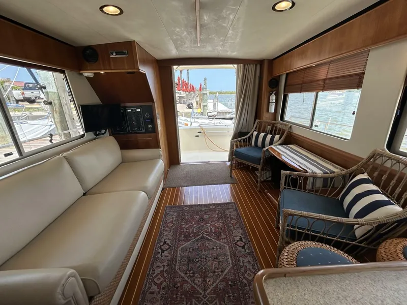 Slide: The Image of 34' Mainship salon aft - 5297674