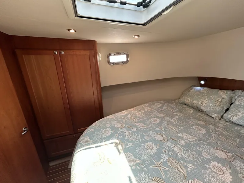 Slide: The Image of 34' Mainship stateroom port - 5297668