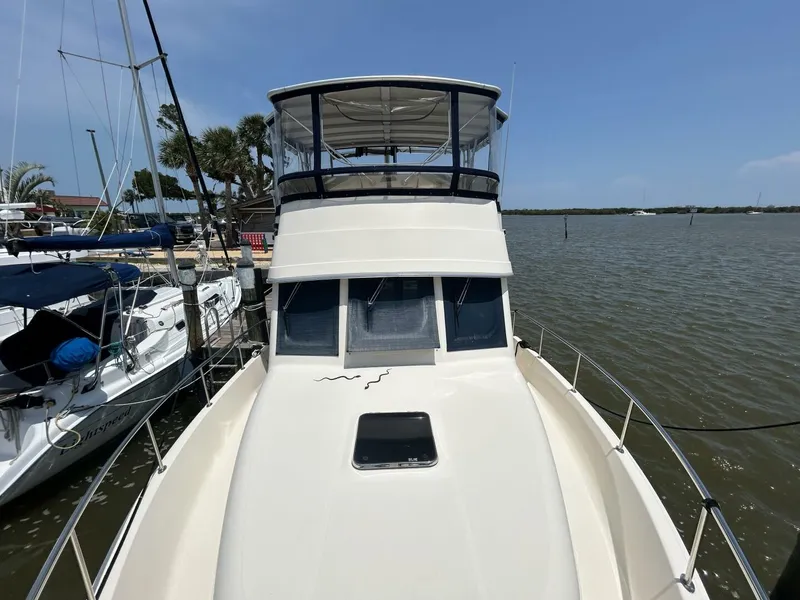 Slide: The Image of 34' Mainship foredeck aft - 5297651