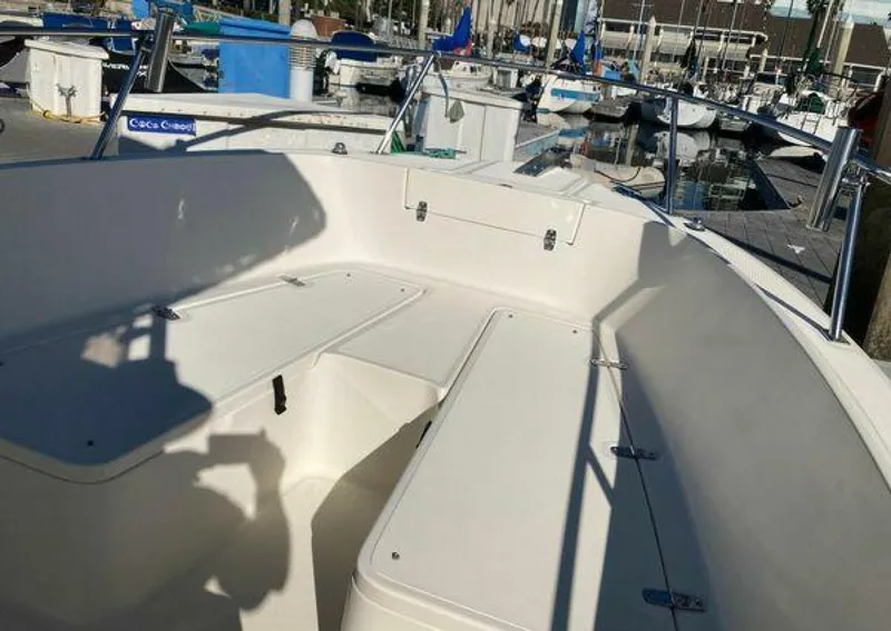 Slide: The Image of Pursuit 2470 Center Console 2003 - 5297568