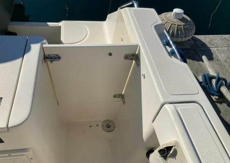 Slide: The Image of Pursuit 2470 Center Console 2003 - 5297571