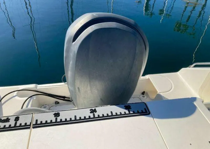 Slide: The Image of Pursuit 2470 Center Console 2003 - 5297573