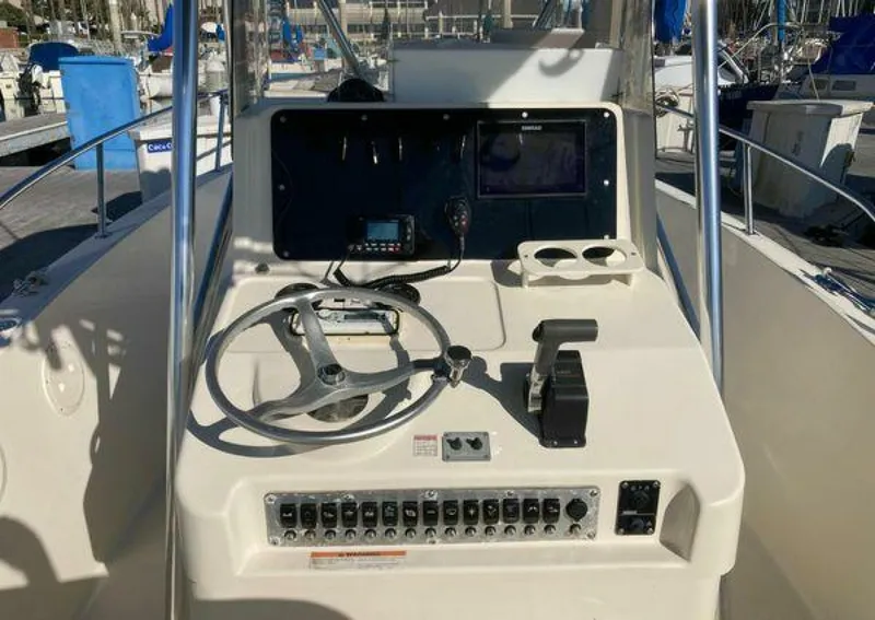 Slide: The Image of Pursuit 2470 Center Console 2003 - 5297563