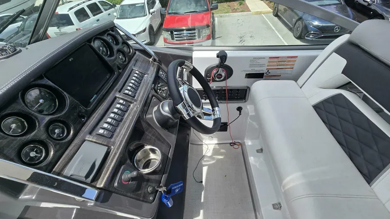 Slide: The Image of Monterey 295SY 2022 - 5298498