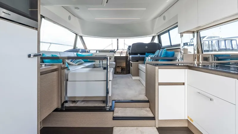 Slide: The Image of Prestige 460 Fly 2022 - 5301453