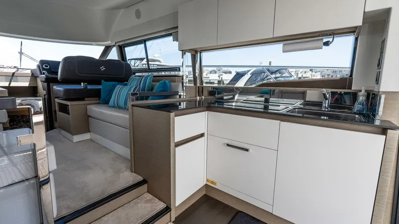 Slide: The Image of Prestige 460 Fly 2022 - 5301583