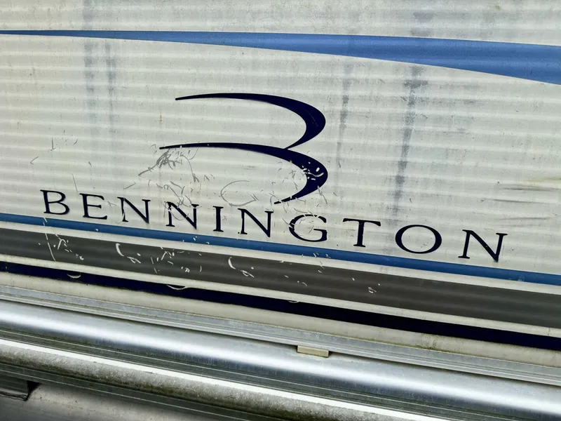 Slide: The Image of Bennington 257L Pontoon Boat 2002 - 5302284