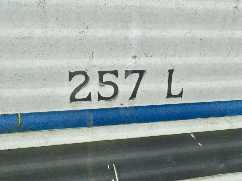 Slide: The Image of Bennington 257L Pontoon Boat 2002 - 5302286