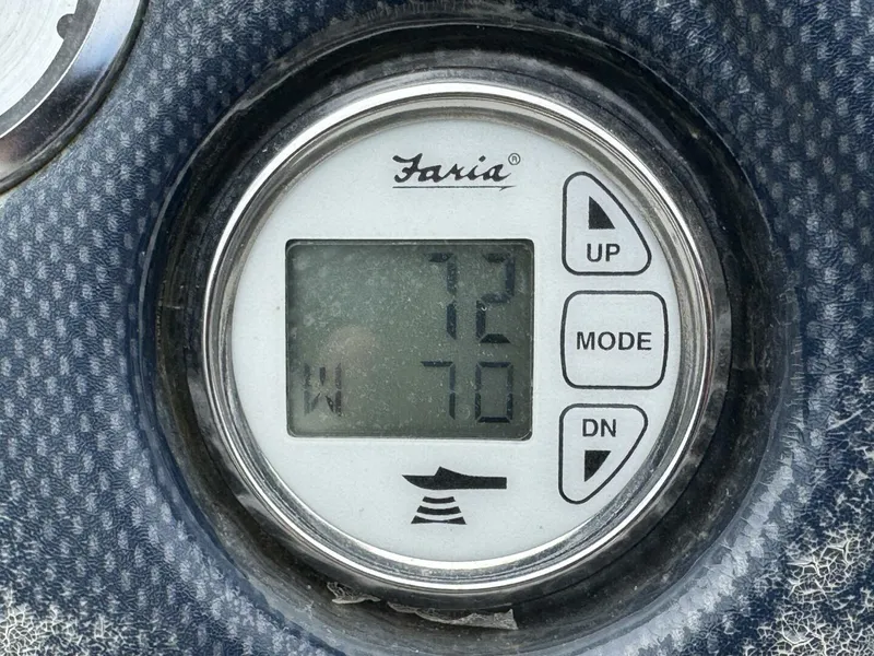 Slide: The Image of Bennington 257L Pontoon Boat 2002 - 5302149