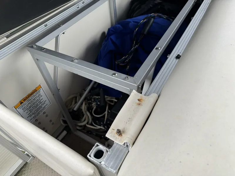 Slide: The Image of Bennington 257L Pontoon Boat 2002 - 5302165