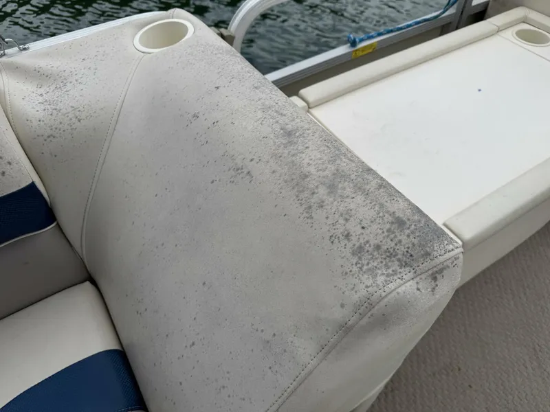 Slide: The Image of Bennington 257L Pontoon Boat 2002 - 5302169