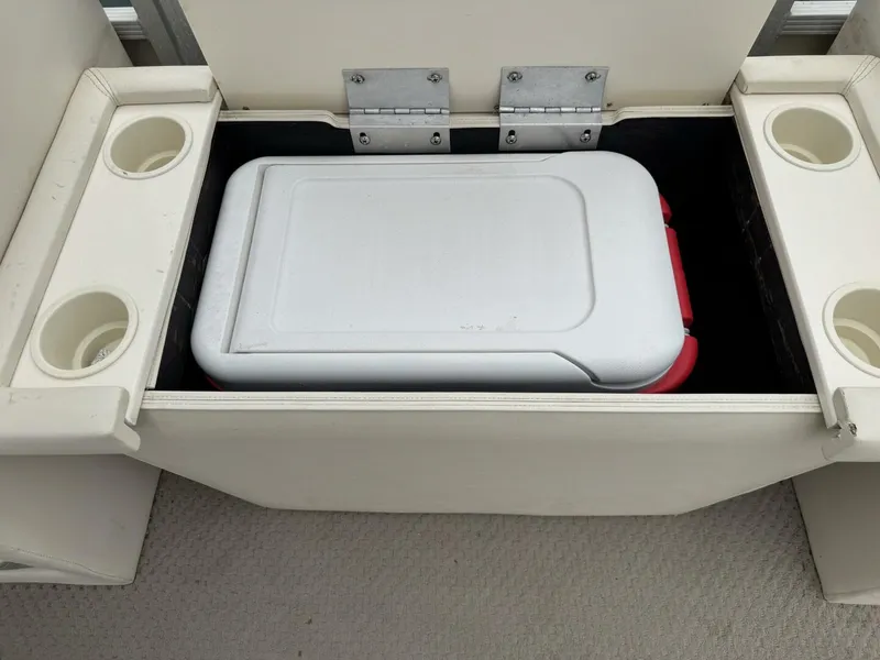 Slide: The Image of Bennington 257L Pontoon Boat 2002 - 5302172