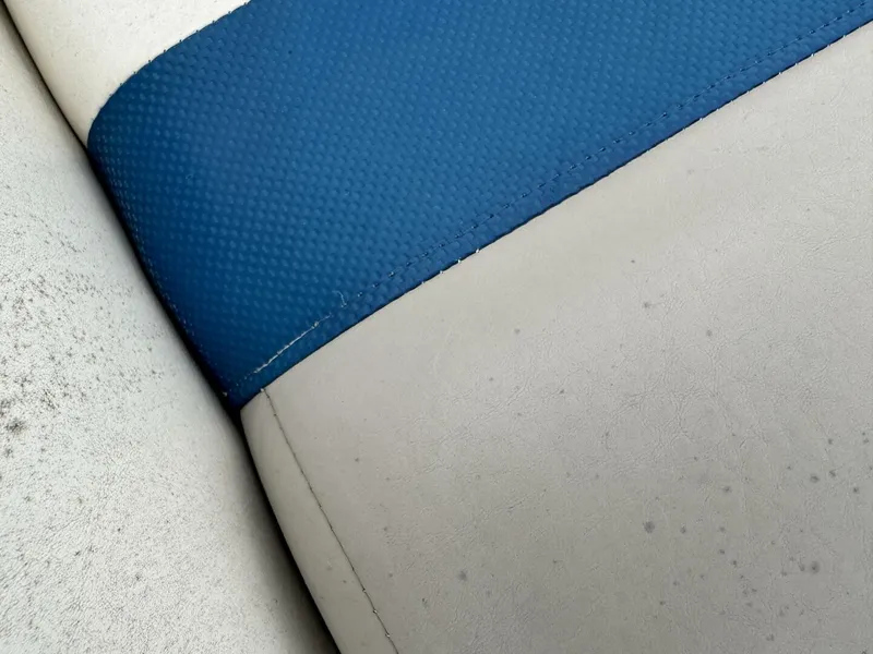 Slide: The Image of Bennington 257L Pontoon Boat 2002 - 5302174