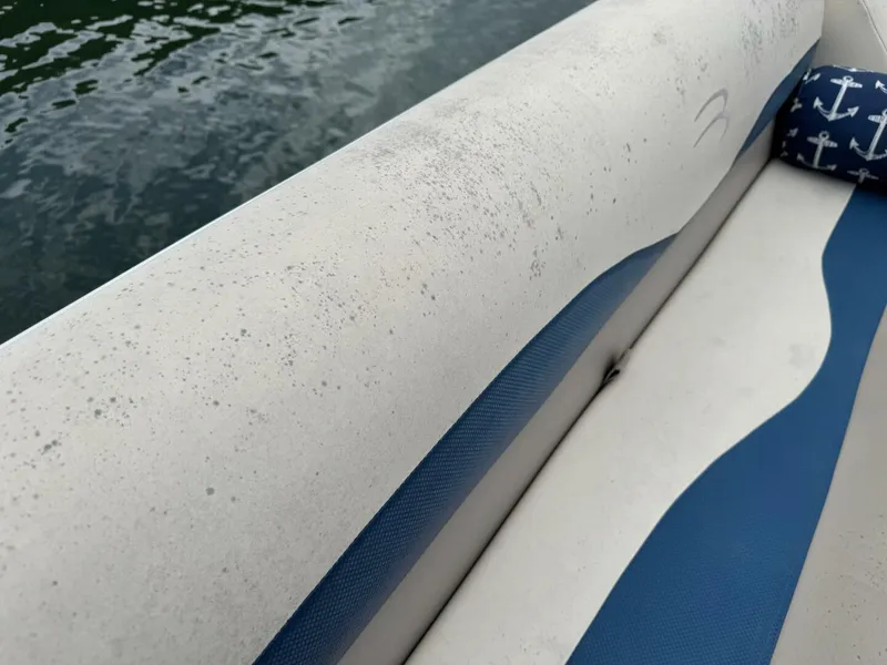 Slide: The Image of Bennington 257L Pontoon Boat 2002 - 5302176