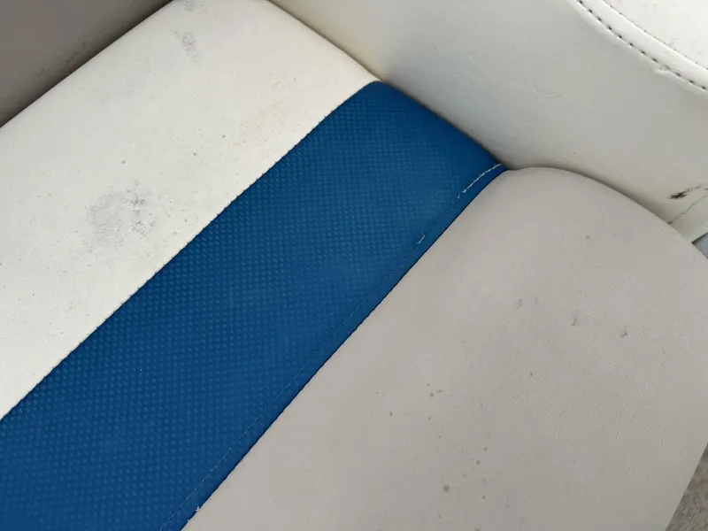 Slide: The Image of Bennington 257L Pontoon Boat 2002 - 5302177