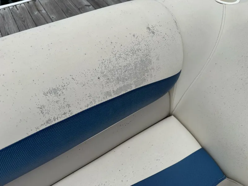 Slide: The Image of Bennington 257L Pontoon Boat 2002 - 5302179