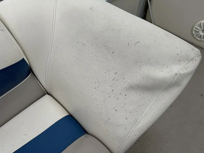 Slide: The Image of Bennington 257L Pontoon Boat 2002 - 5302180