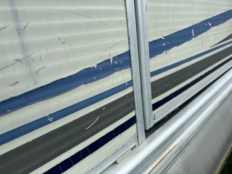 Slide: The Image of Bennington 257L Pontoon Boat 2002 - 5302197