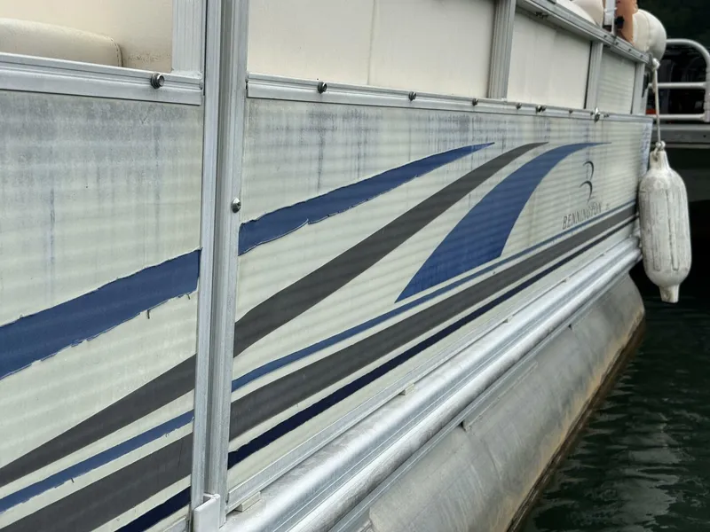 Slide: The Image of Bennington 257L Pontoon Boat 2002 - 5302199