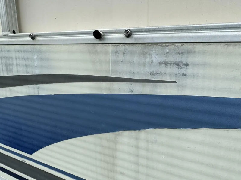 Slide: The Image of Bennington 257L Pontoon Boat 2002 - 5302200