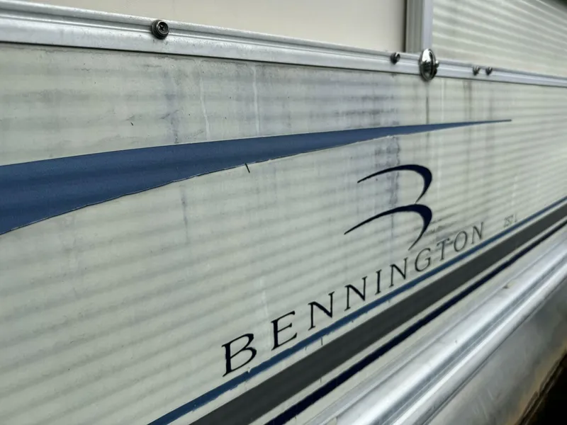 Slide: The Image of Bennington 257L Pontoon Boat 2002 - 5302201