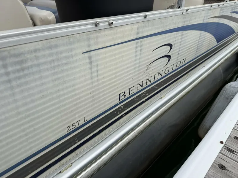 Slide: The Image of Bennington 257L Pontoon Boat 2002 - 5302213