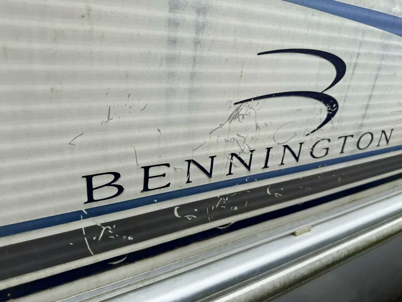 Slide: The Image of Bennington 257L Pontoon Boat 2002 - 5302214
