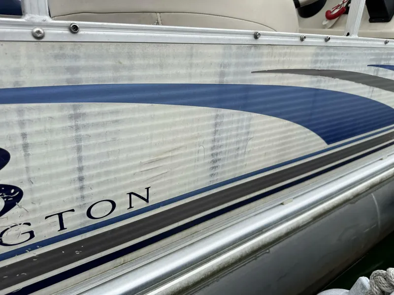 Slide: The Image of Bennington 257L Pontoon Boat 2002 - 5302215