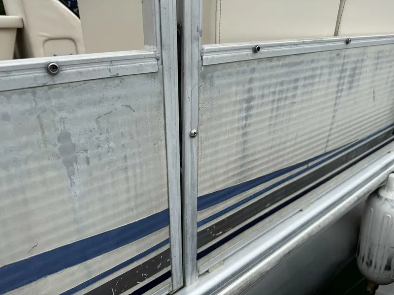 Slide: The Image of Bennington 257L Pontoon Boat 2002 - 5302231