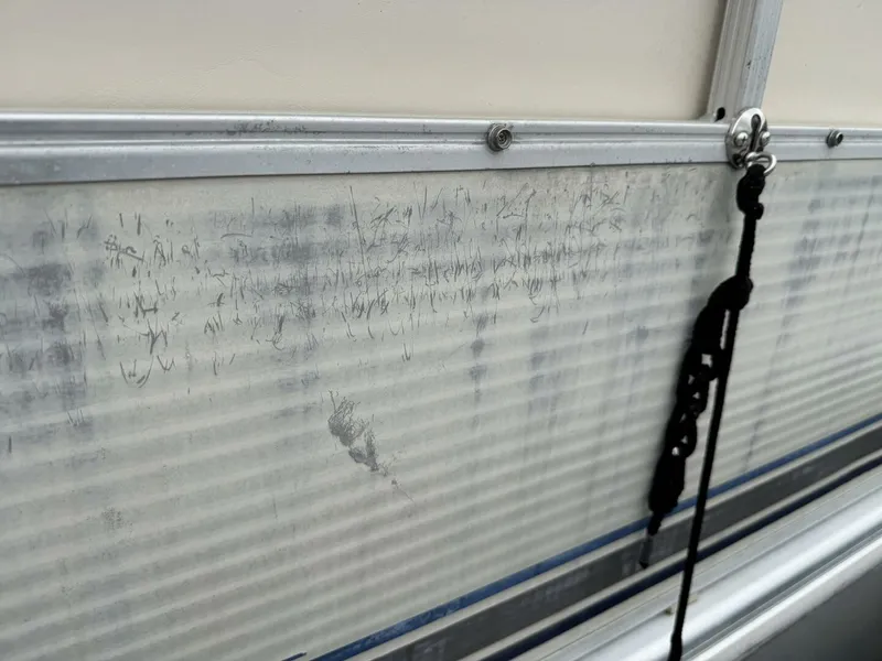 Slide: The Image of Bennington 257L Pontoon Boat 2002 - 5302236