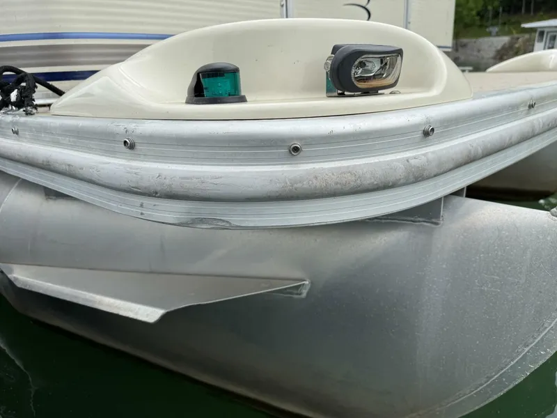 Slide: The Image of Bennington 257L Pontoon Boat 2002 - 5302246
