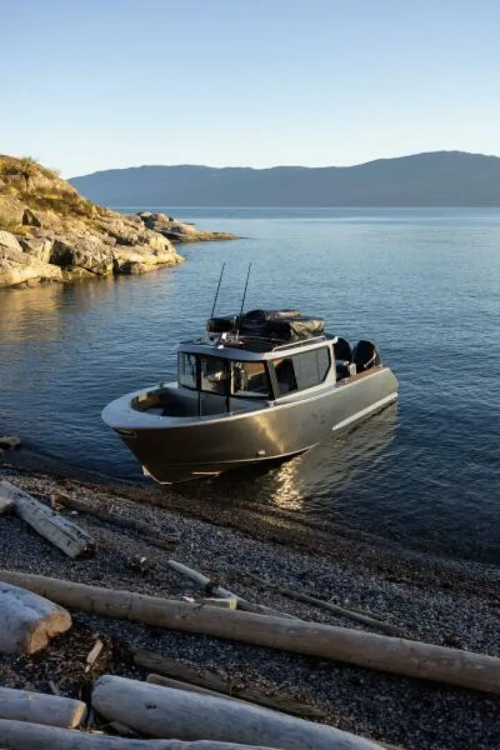 Slide: The Image of Beachable Aluminum Hull The Jasper Marine Defender 22 is made to be beach in multiple surfaces. - 5303728
