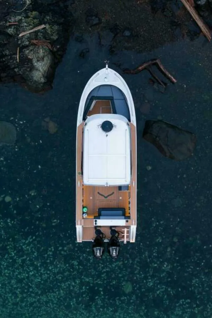 Slide: The Image of L Couch in Open Bow - 5303839