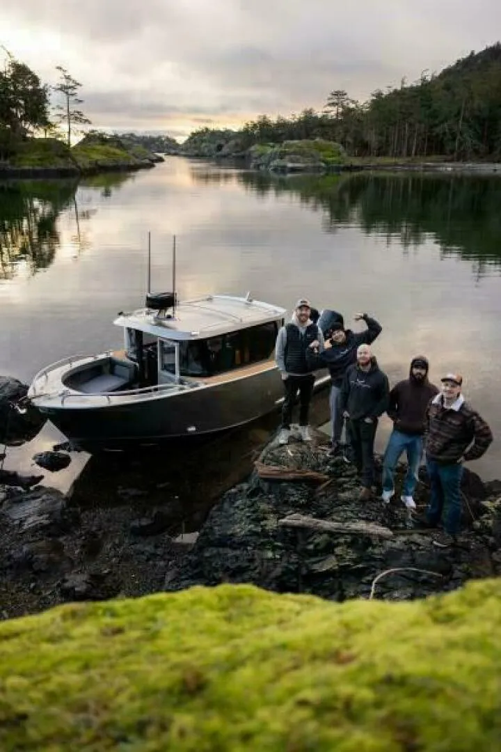 Slide: The Image of Jasper Marine Team! - 5303932