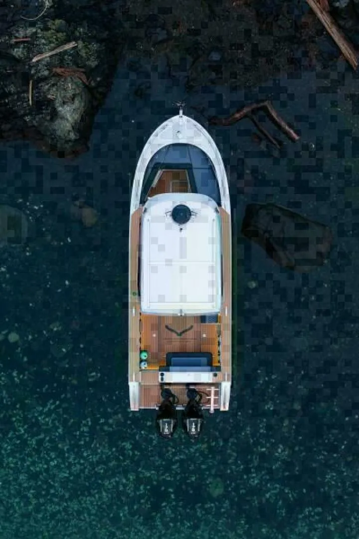 Slide: The Image of L Couch in Open Bow - 5304496