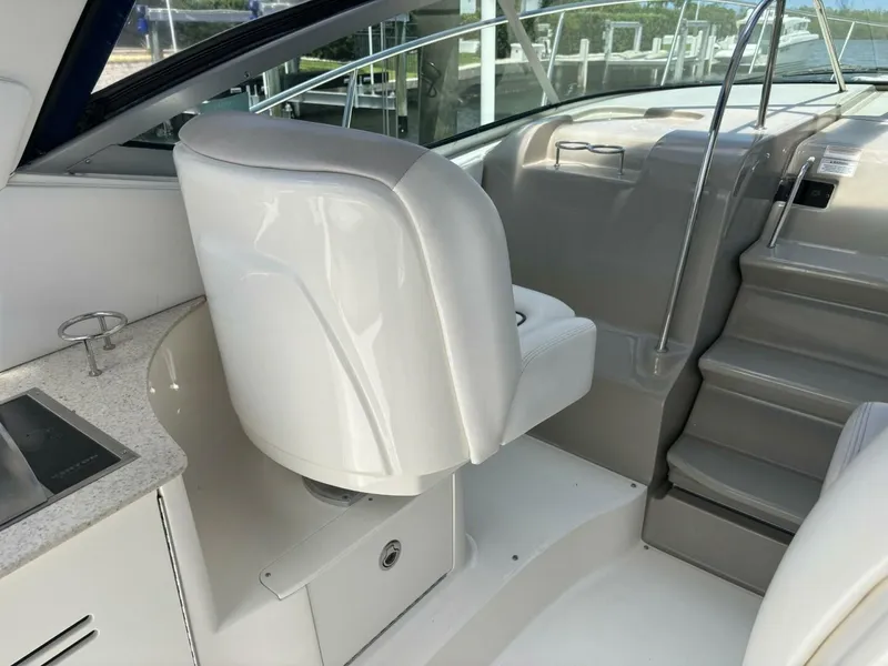 Slide: The Image of Sea Ray 350 Sundancer 2011 - 5304599