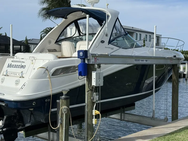 Slide: The Image of Sea Ray 350 Sundancer 2011 - 5304631