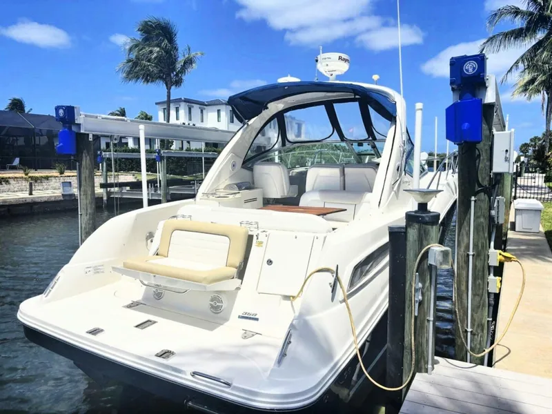 Slide: The Image of Sea Ray 350 Sundancer 2011 - 5304635