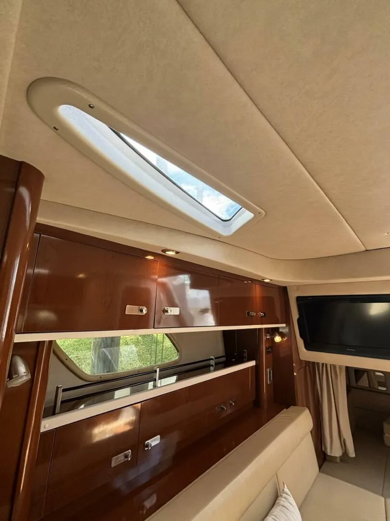 Slide: The Image of Sea Ray 350 Sundancer 2011 - 5304561