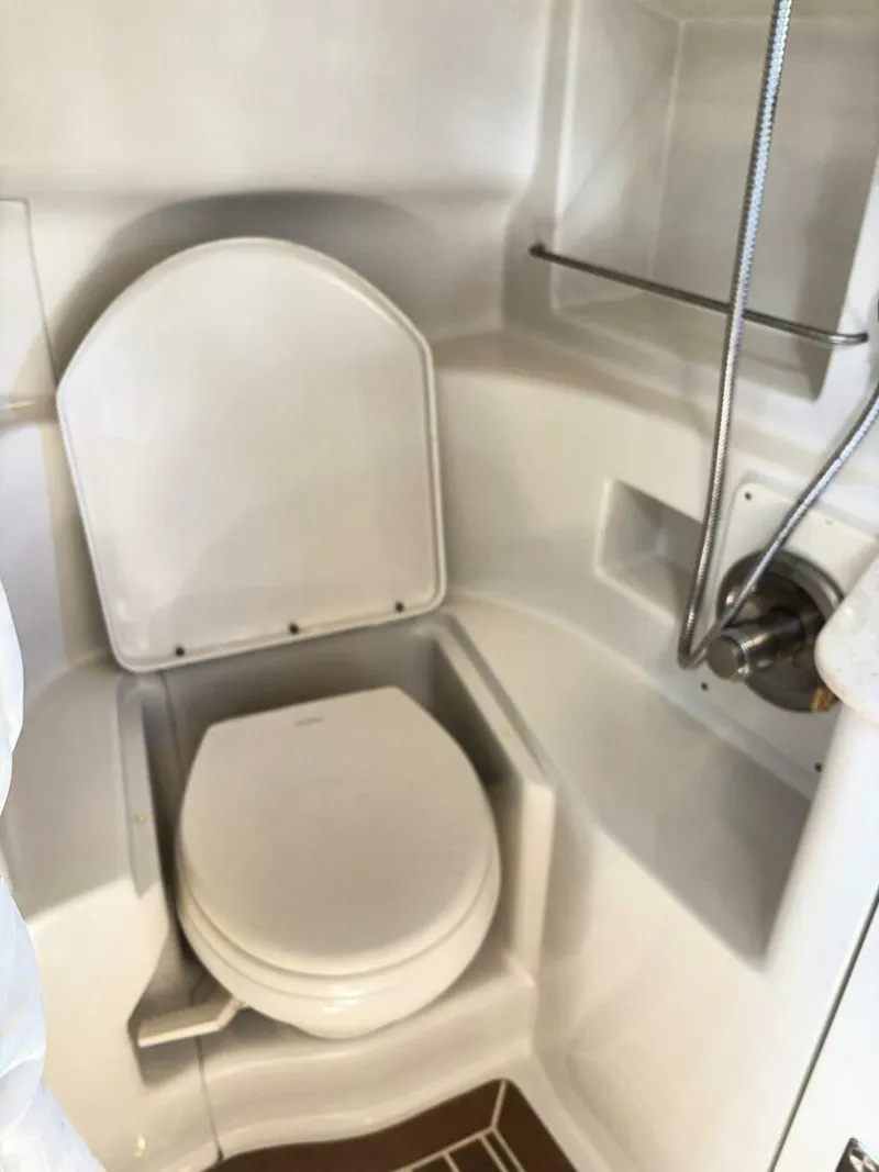 Slide: The Image of Sea Ray 350 Sundancer 2011 - 5304557