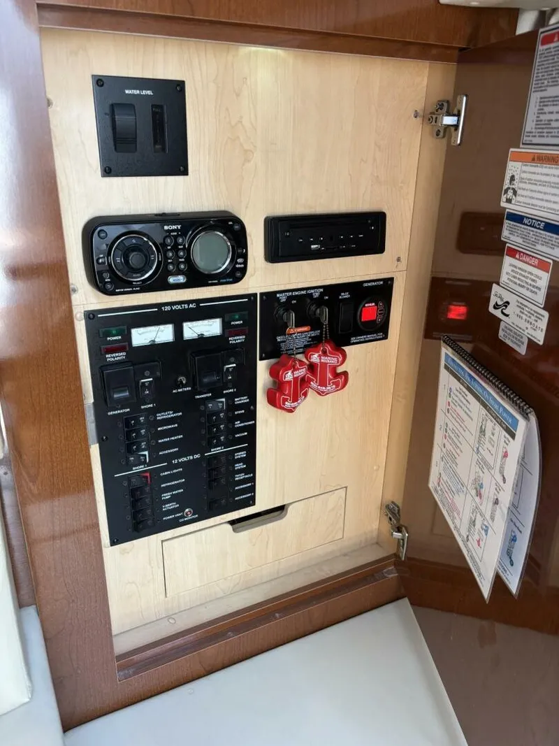 Slide: The Image of Sea Ray 350 Sundancer 2011 - 5304628